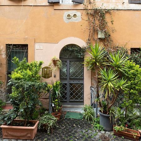 Iflat Small Studio In The Heart Of Trastevere Apartment Rome Bagian luar foto