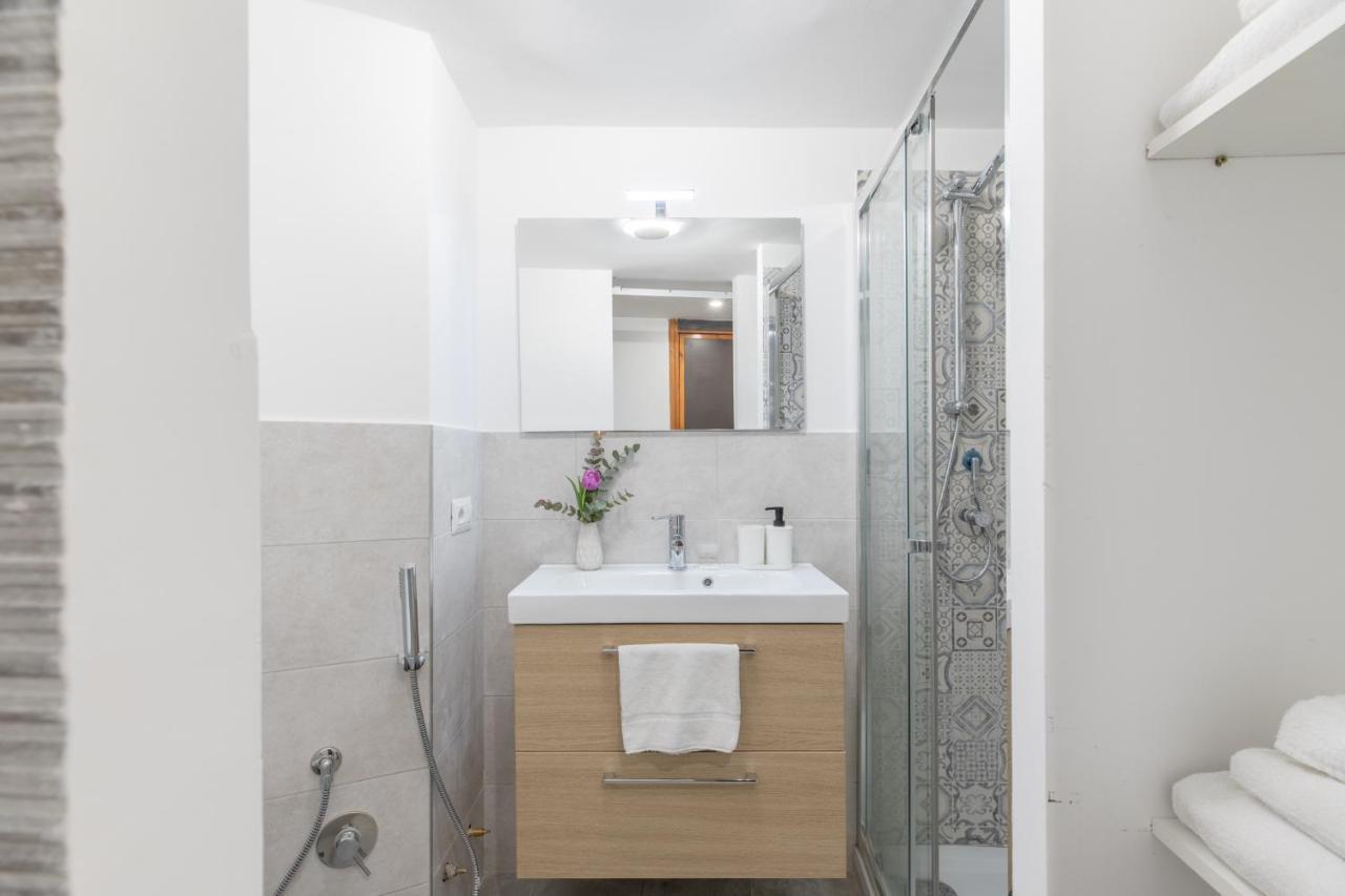 Iflat Small Studio In The Heart Of Trastevere Apartment Rome Bagian luar foto